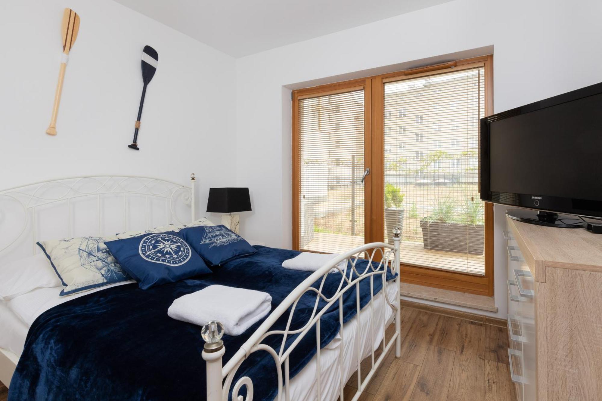Batorego 7 Apartament With Terrace & Parking Downtown Gdynia By Renters Exterior photo